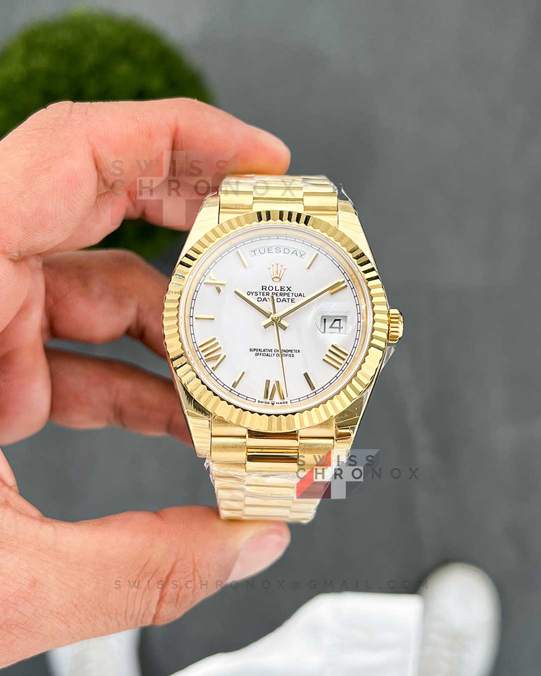 rolex day date 40 yellow gold white roman dial 228238 3