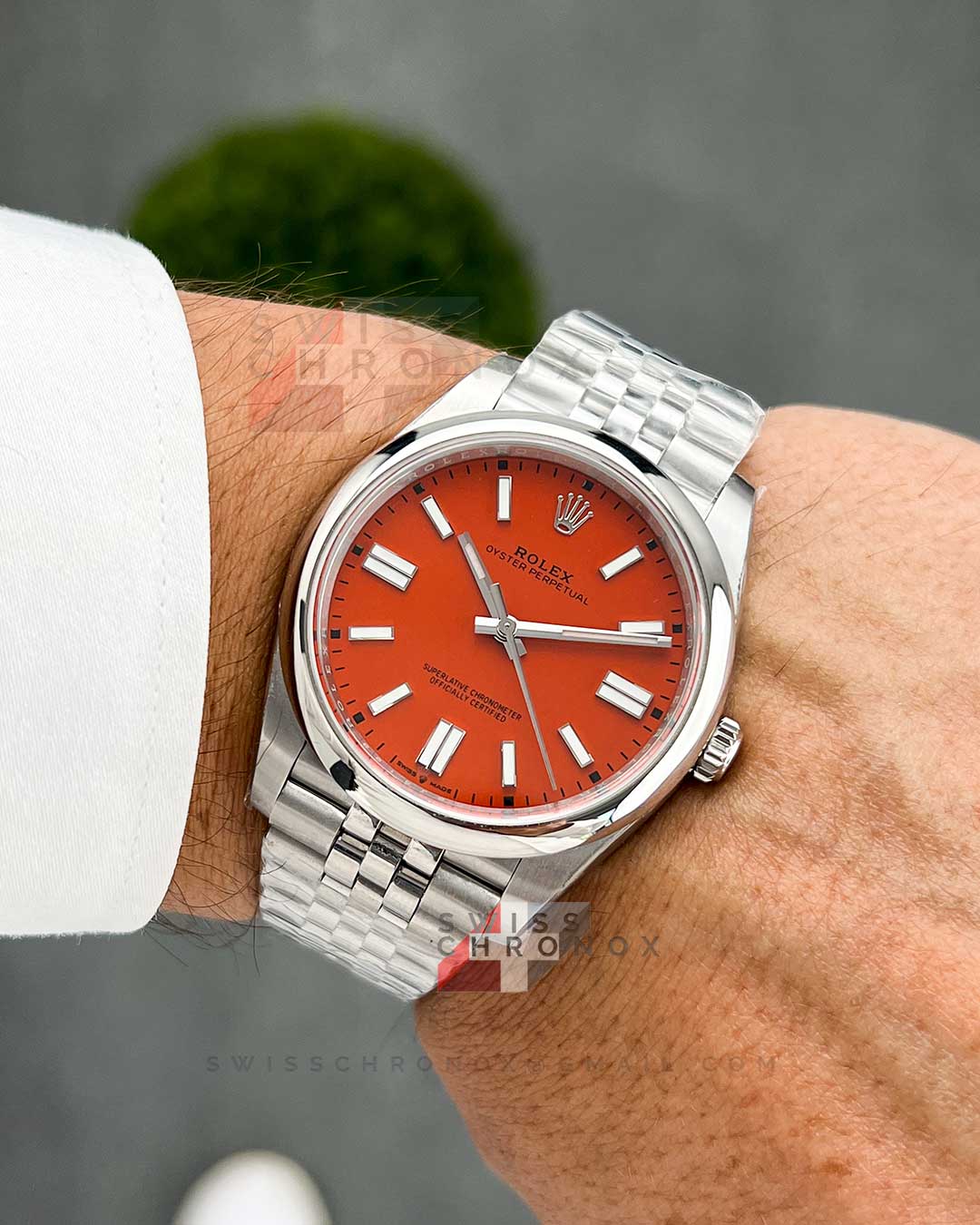 rolex perpetual 41 mm 124300 coral red jubilee 10